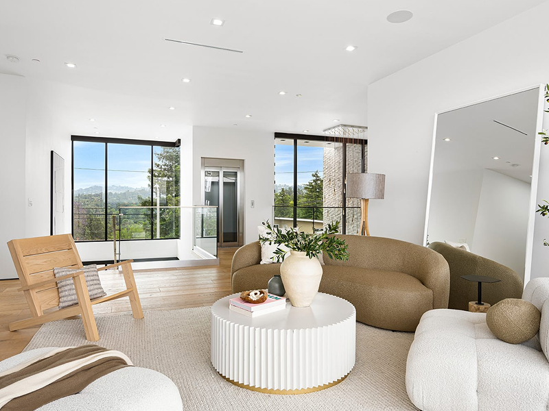 Local flooring retailer in Rialto CA